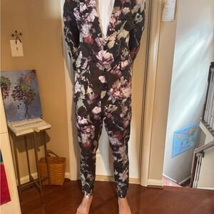 Floral Men’s suit. Straight leg. So cool and festive.